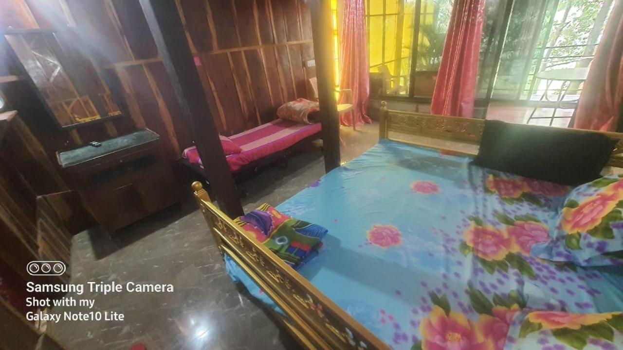 Amruta Homestays Chikhaldara Exteriör bild