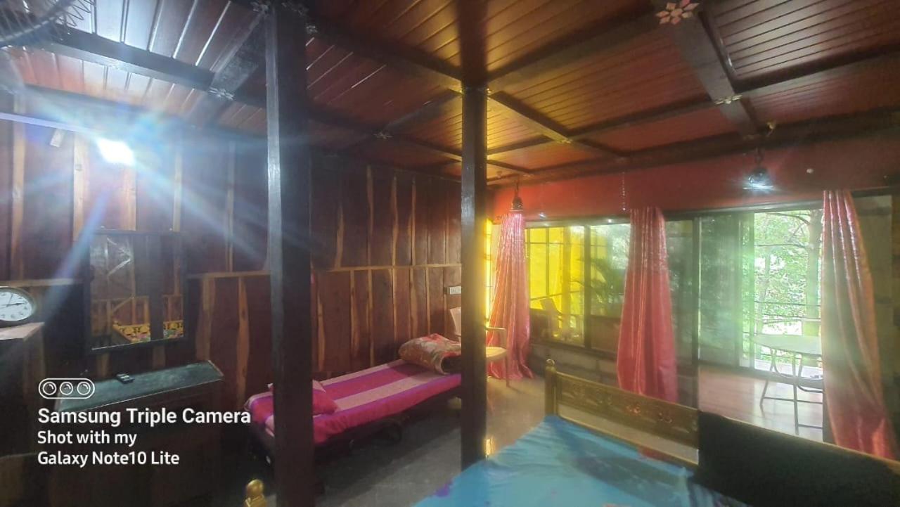 Amruta Homestays Chikhaldara Exteriör bild
